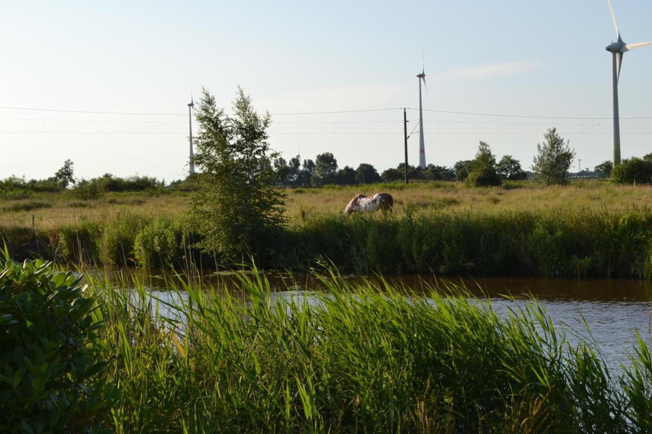 Ferienhaus Am Wasser Hinte Luaran gambar