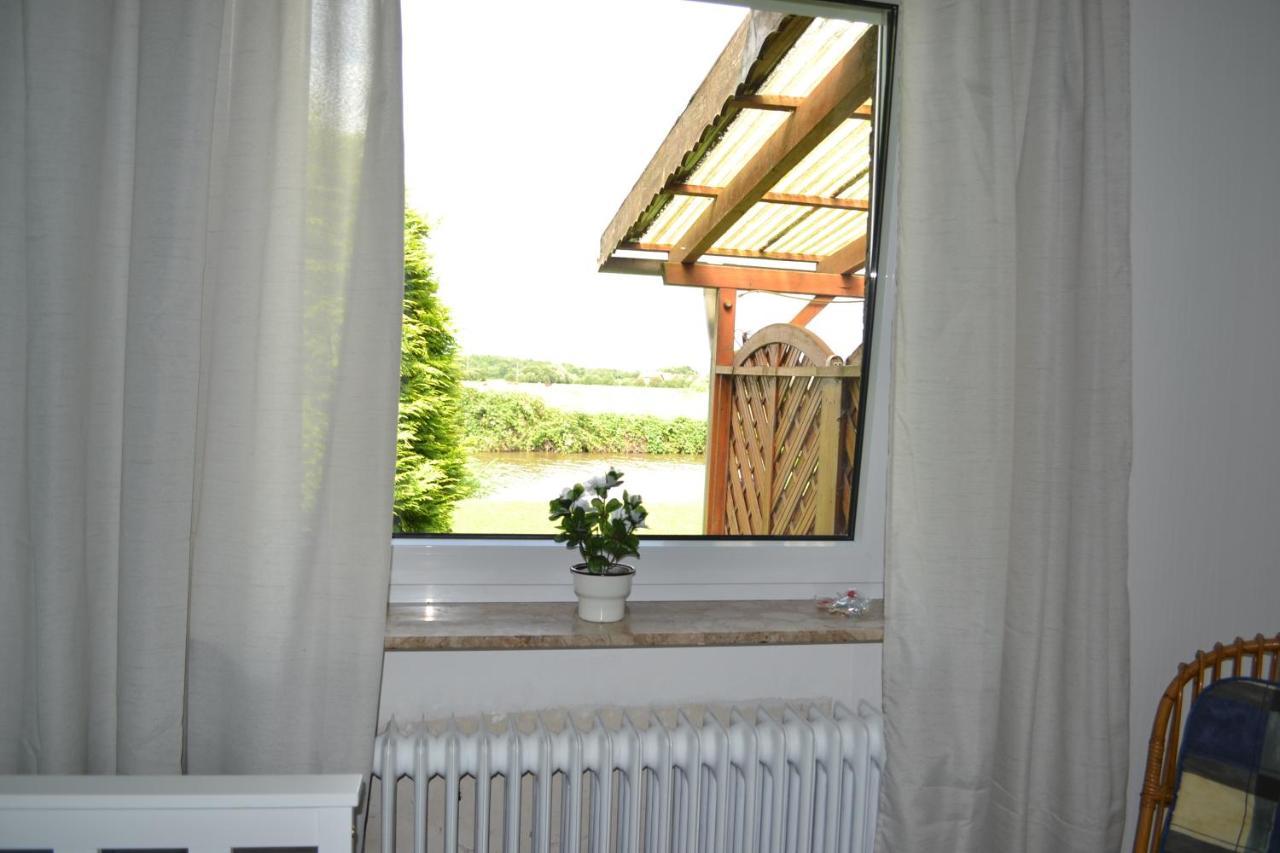 Ferienhaus Am Wasser Hinte Luaran gambar