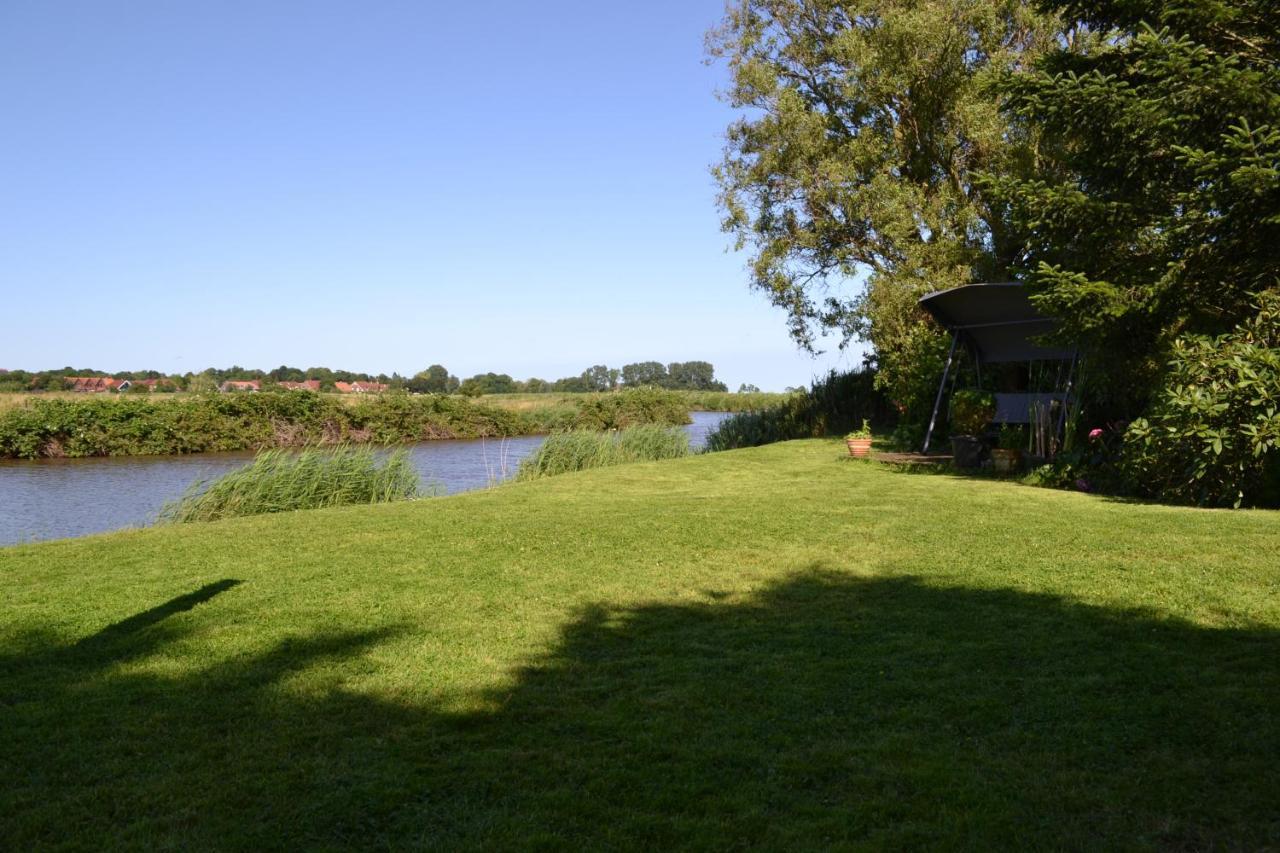 Ferienhaus Am Wasser Hinte Luaran gambar
