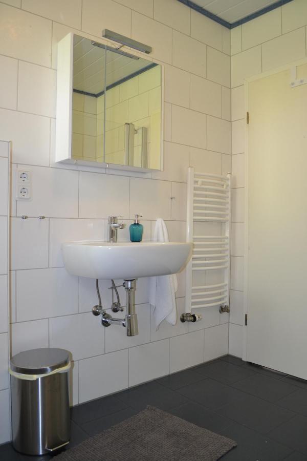 Ferienhaus Am Wasser Hinte Luaran gambar