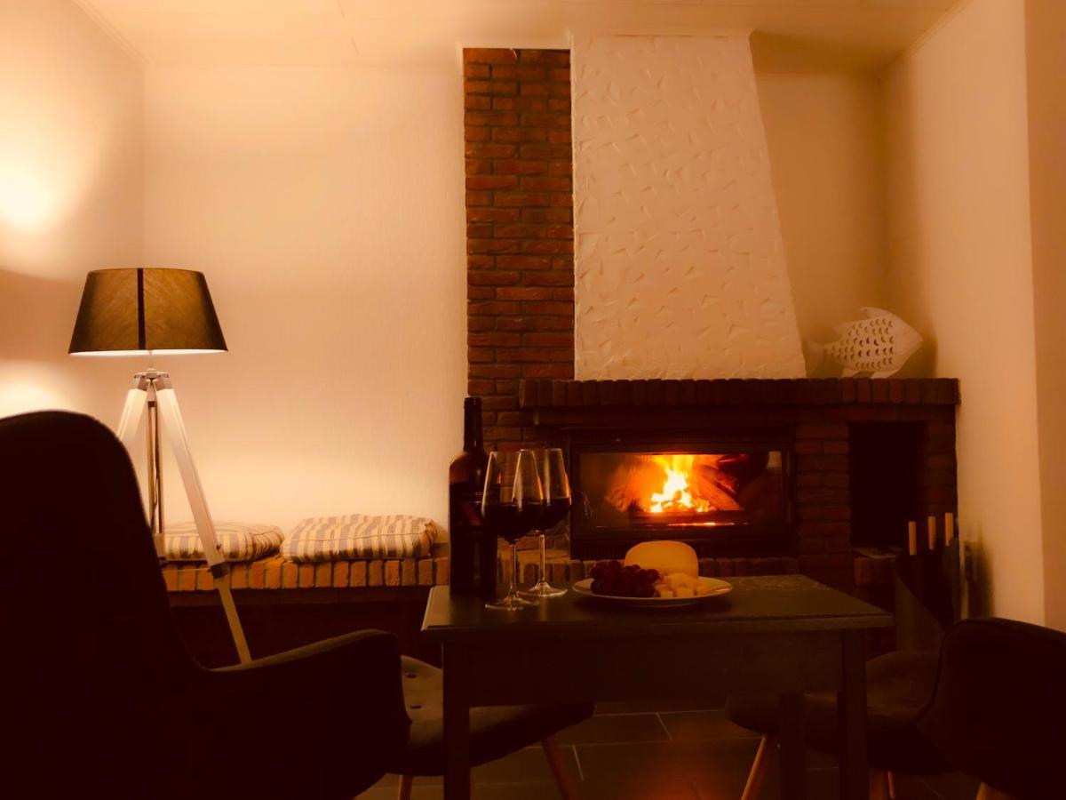 Ferienhaus Am Wasser Hinte Luaran gambar